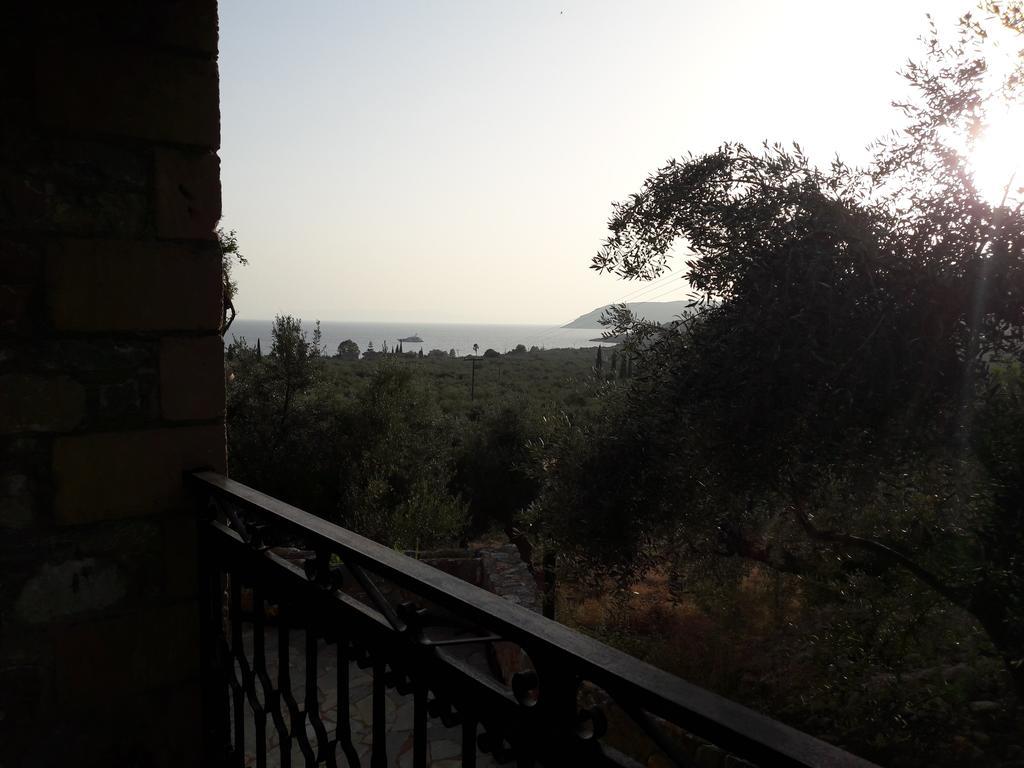 Ouranias Studios Kardamyli Exterior photo